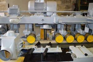 Չորսակողմ փայտամշակման մեքենայի տեխնիկական բնութագրերը Տնական քառակողմ մեքենա թարգմանվում է անգլերեն