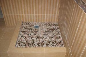 How to place a shower stall in a small bathroom