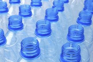 Kodėl negalite pakartotinai panaudoti plastikinio butelio?