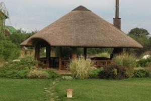 Pergolas with a reed roof DIY gazebo decor from reeds